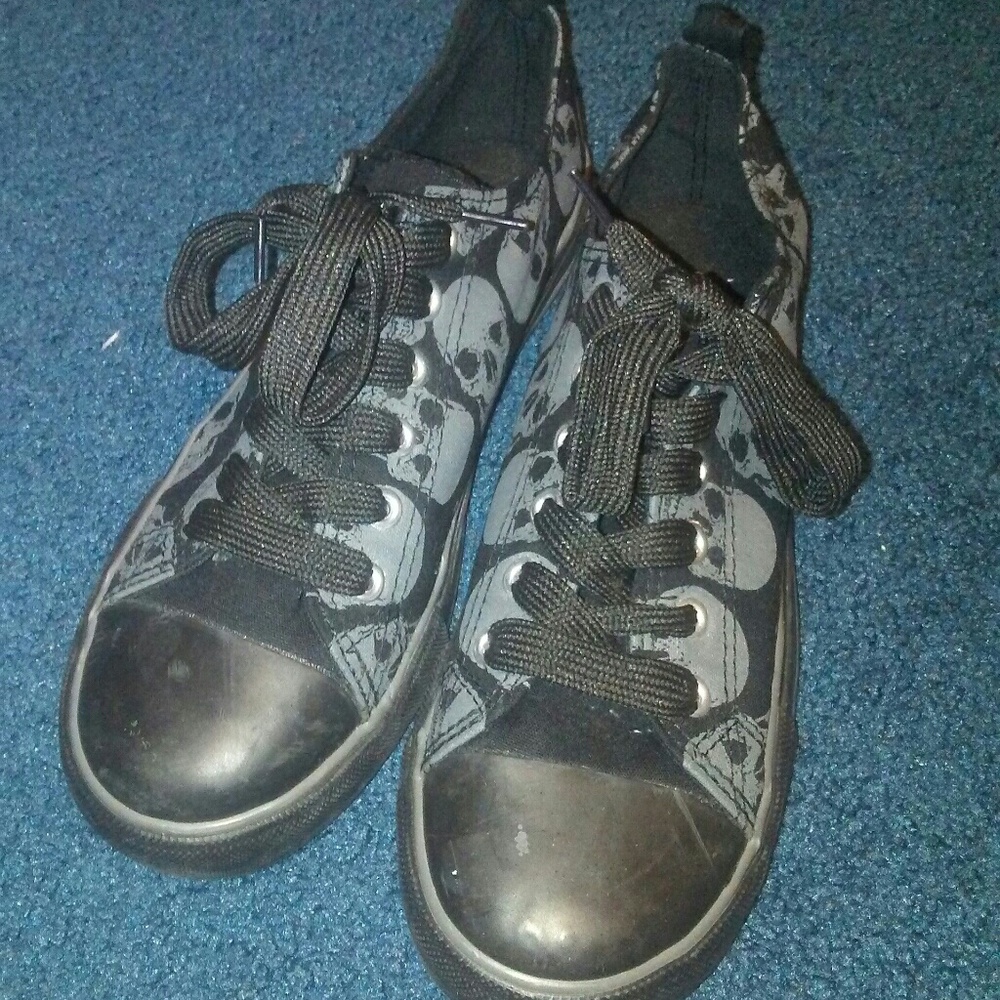 Black Skull Sneakers